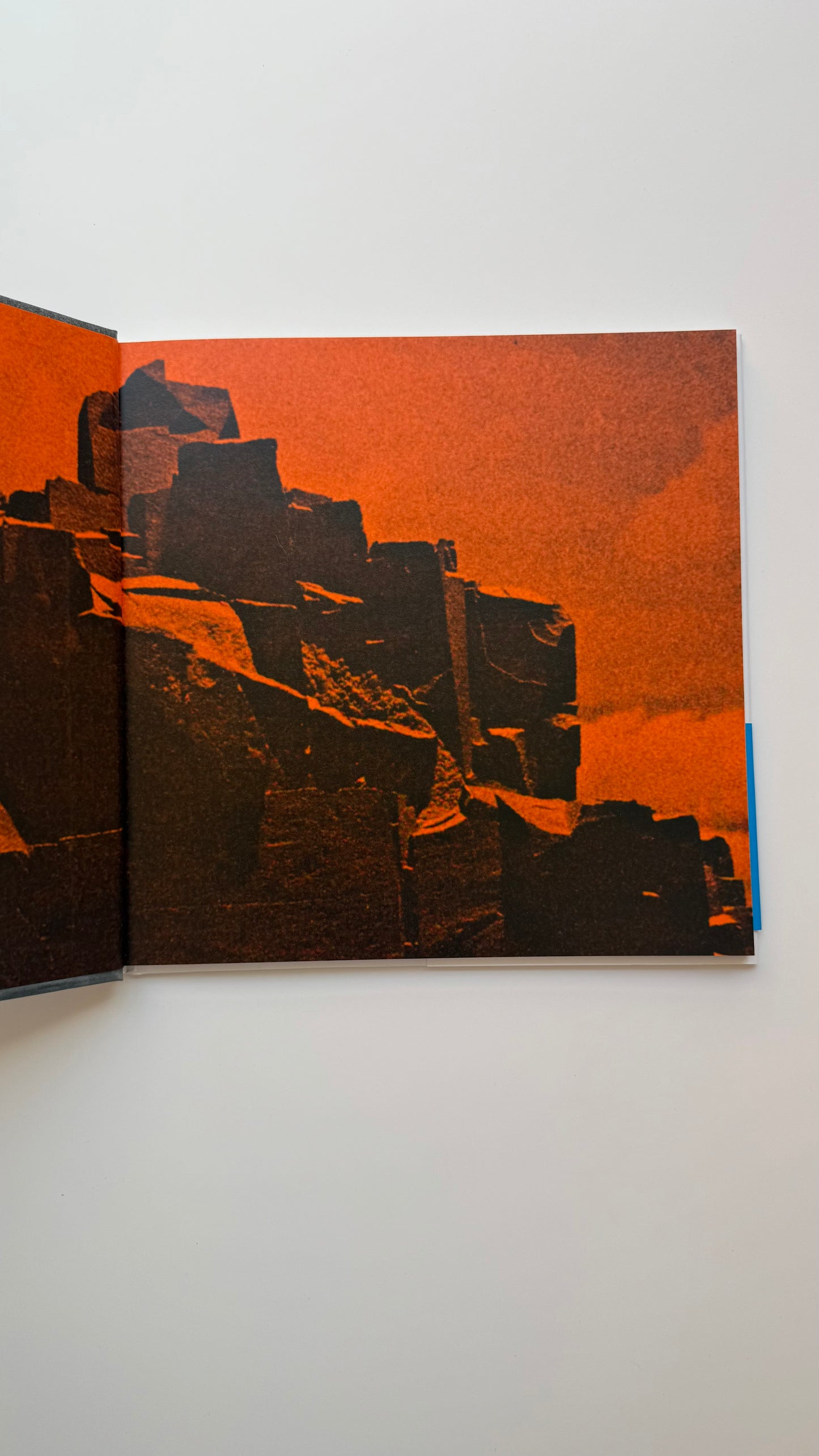 From Afar It Was An Island, Bruno Munari - Japanese Edition